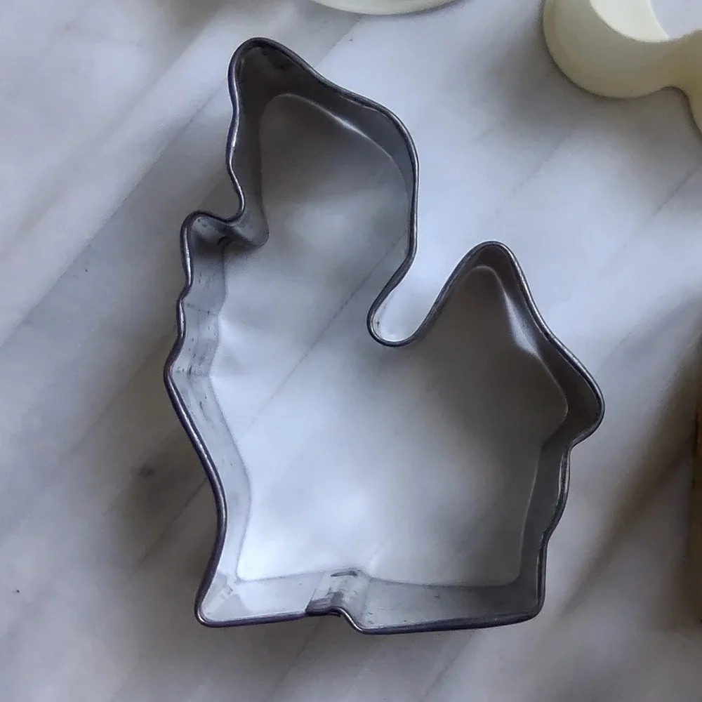 Multiple Cookie Cutters‎ Lot#4 Alphabet Numbers Shapes Leaves Animals Baking